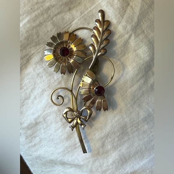 Van Dell Jewelry - Vintage Van Dell 12K Gold Filled onSterling Silver Floral Brooch